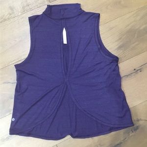 Lululemon mock t neck with swing body.